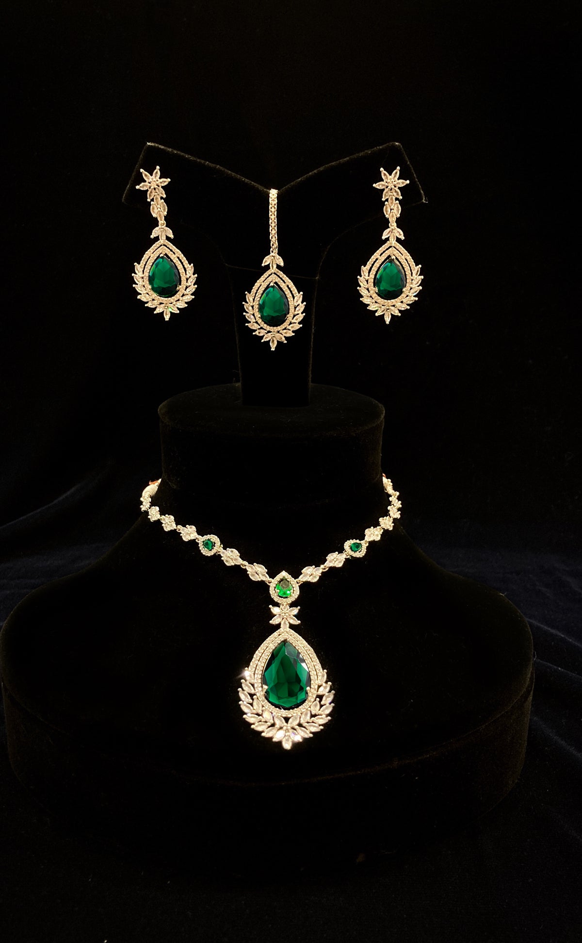 Emerald Crystal Silver Set JN-30